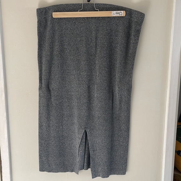 Stretchy midi skirt in heather grey - Picture 3 of 5